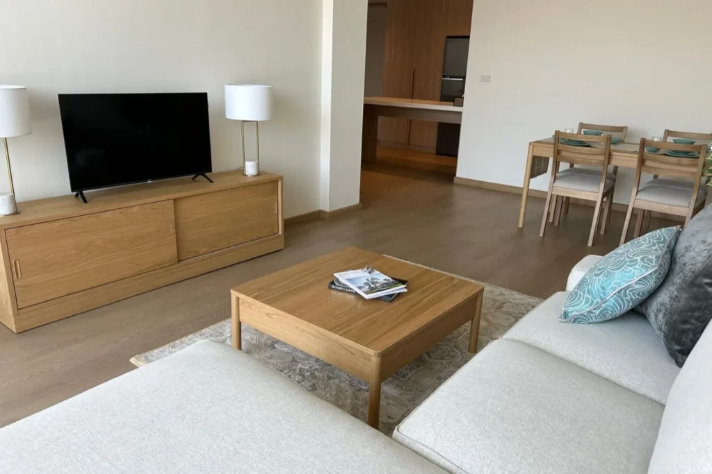 Apartment E301